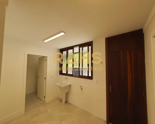 Imagem Imóvel espetacular em região estritamente residencial início do bairro América. Terreno de 2.150...