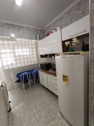 Imagem Apartamento com 2 quartos na quadra da praia da Aparecida por R$ 480 Mil