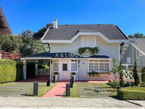 Imagem Casa em Condomínio | Campos do Jordão, 261 m², 3 Suítes, Lazer Privativo