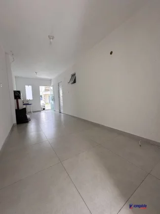 Imagem VENDO CASA DE 2 DORMITORIOS NO CONDOMÍNIO MORADA SALVADOR DALII