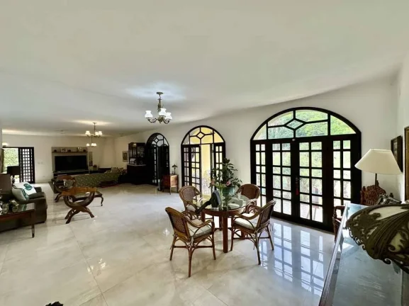 Imagem Cond Pq do Refúgio - 2.900 m² terreno, 5 suítes, piscina, quadra, pomar!