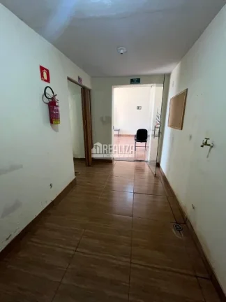 Imagem Ótima oportunidade! Espaço ideal para igreja já montada em Igarapava-SP, com todos os móveis necessários e equipamento de som completo.Estrutura completa para cultos, cursos e reuniões.
