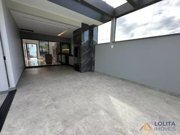 Imagem Casa à venda em São Jos?(C)/SC. 3 quartos e 2 vagas de garagem