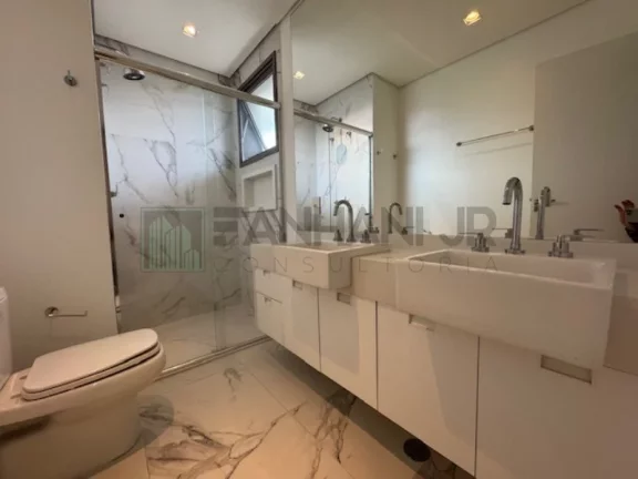 Imagem Apartamento de Luxo na Vila Nova Conceição: 2 quartos, 2 suítes, 3 salas, 3 banheiros, 2 vagas, 134m² - São Paulo-SP.
