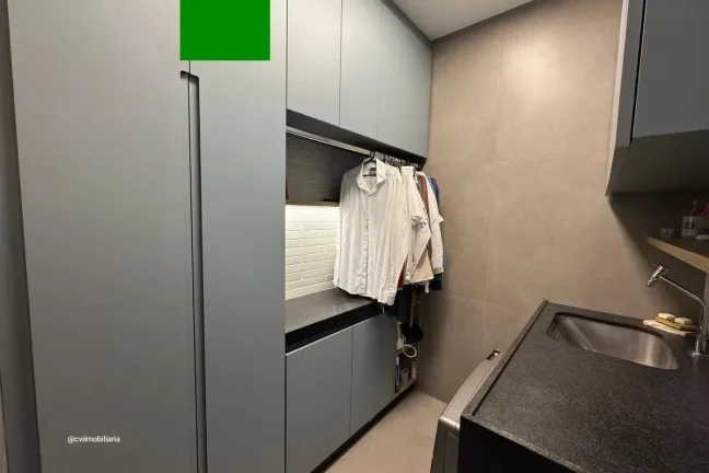 Imagem Este espaçoso apartamento de 95 metros quadrados está localizado no prestigiado bairro Funcionári...