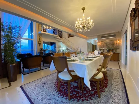 Imagem Apartamento Duplex com 3 suíte à venda no Centro de Balneário Camboriú/SC