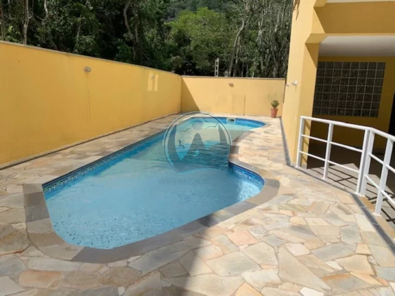 Imagem Imperdível! Residência duplex de luxo à venda em Ubatuba-SP, no bairro Saco da Ribeira: 3 quartos, 1 suíte, 2 salas, 3 banheiros e 3 vagas de garagem.