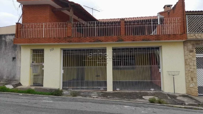 Sobrado com 192 metros quadrados, com 3 dormitórios sendo 1 suíte com hidromassagem, 1 lavabo, 1 q...