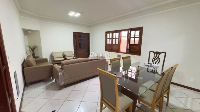 Imagem Casa à venda em Uberaba - 3 dormitórios, suítes, varanda gourmet!