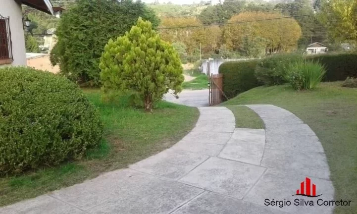 Imagem Casa a venda com 03 quartos na Região do Portal de Campos do Jordão.