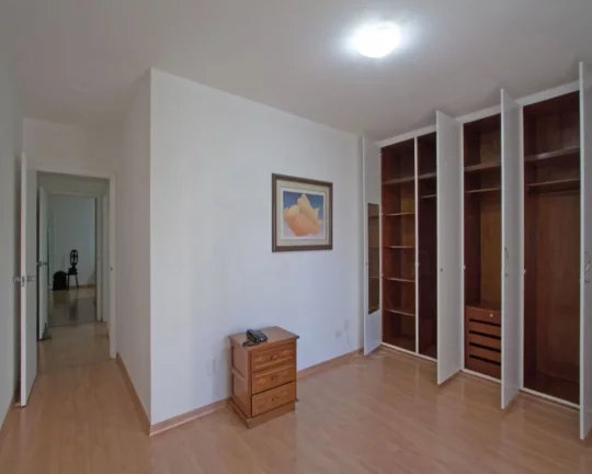 Imagem Apartamento à venda na Rua Cristiano Viana com 3 quartos e 1 vaga, 110m2