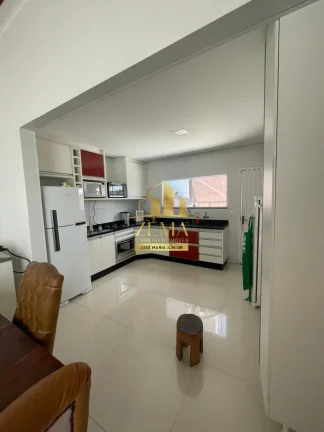 Imagem Casa em condominio, Aruã, 194 m2, 300m2, jacuzzi, 04 dorms (02St), piscina