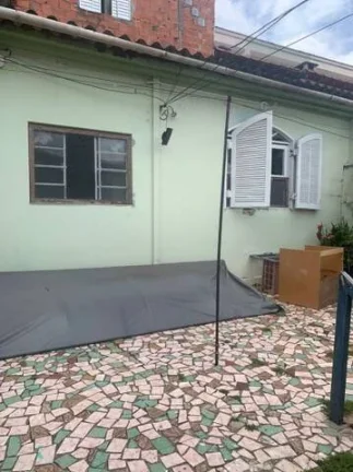 Imagem Casa antiga 250 m² Terreno 10x 25 com 3 Dormitórios