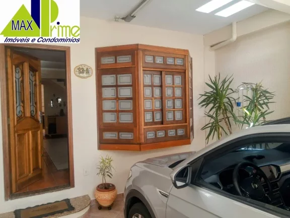 Imagem Casa à venda no Tatuapé, São Paulo. 300m², 3 dormitórios, 2 suítes, garagem para 2 carros. Próximo ao metrô Carrao. Agende sua visita!
