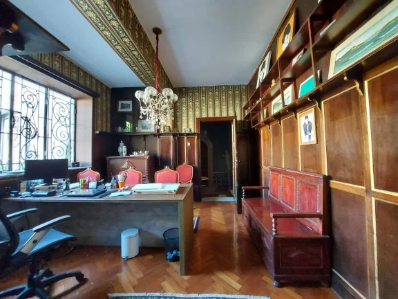 Imagem Casarão histórico estilo castelo, luxo e Requinte
