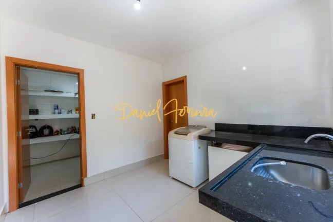 Imagem Casa com 3 suítes + escritório e 2 vagas