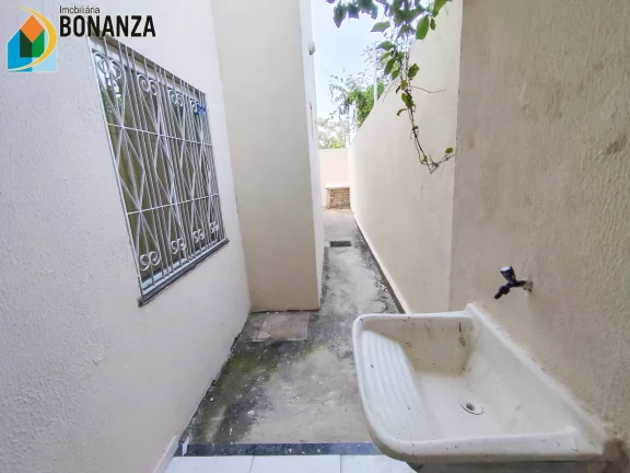 Imagem Casa com 02 quartos para Alugar em Maranguape