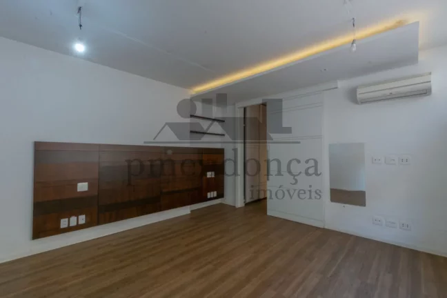 Imagem Apartamento reformado com 230m² em Higienópolis, 3 quartos (1 suíte) e 2 vagas.