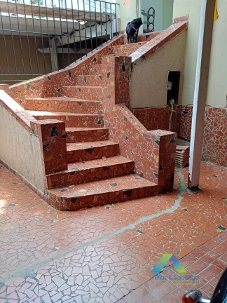 Imagem CASA COM 2 DORMITÓRIOS, COM CASAS NO FUNDO NO METRO PRAÇA DA ARVORE !!