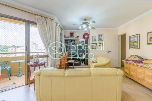 Imagem Apartamento com 3 dormitórios com armários, sendo 1 uma suíte, banheiro, ampla sala de visitas co...