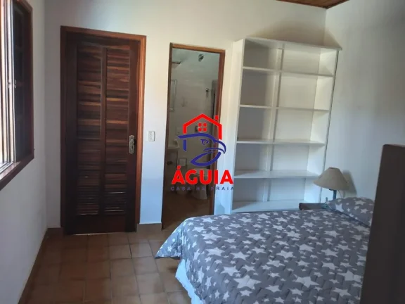 Imagem Ótima casa para aluguel de temporada em condomínio fechado a 100 metros da praia do Lázaro!!