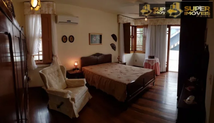 Imagem Casa Alto Padrão para Venda na Colina do Sol em Pelotas-RS