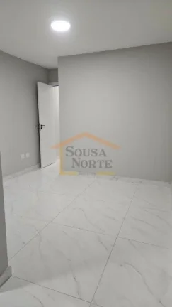Imagem Sobrado com 3 dormitórios, sendo 1 suíte, lavabo, 2 banheiros e garagem para 2 veículos. Os ambie...