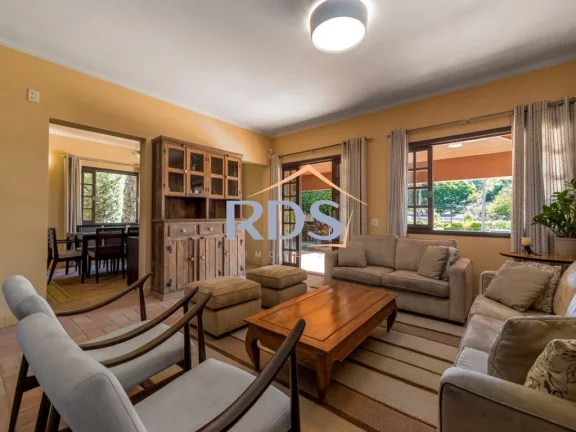 Imagem Lindíssima casa em Atibaia ,porteira fechada ! 350m² 05 suítes