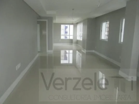 Imagem Apartamento Quadra Mar para Venda em Balneário Camboriú / SC no bairro Centro