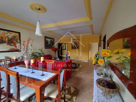 Imagem Casa à venda - com 05 Quartos - Centro - Mantena - MG