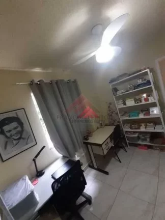 Imagem Imobiliária Francisco Egito vende, Bom apartamento composto por: sala, 2 quartos, cozinha com armário, banheiro social, área de serviço