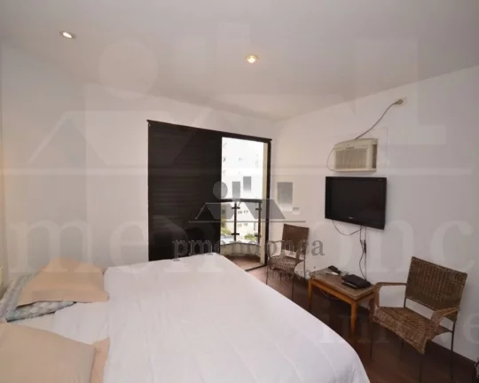 Imagem Lindo apartamento totalmente reformado, com living para 2 ambientes, 3 suítes repletas de armários...