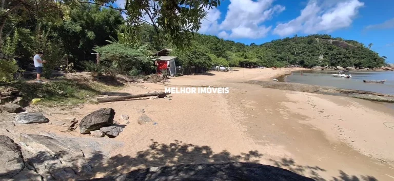 Imagem Terreno Frente Mar á venda localizado na praia Ponta grande em Porto Belo Santa Catarina.