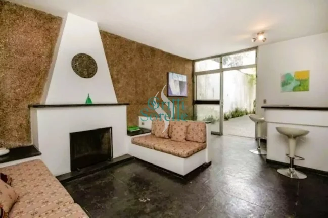 Imagem Casa/Sobrado à Venda na Vila Madalena - São Paulo/SP.