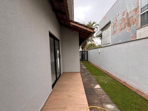 Imagem Casa em Condomínio para Venda em Cuiabá / MT no bairro Jardim Imperial