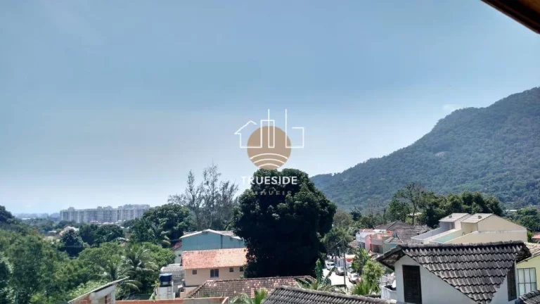 Imagem Casa encantadora na Estrada do Pontal — Venda e Locação