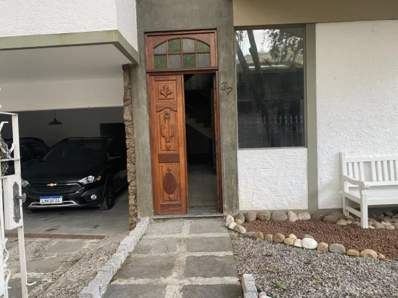 Imagem Casa de Condomínio com 6 Quartos à Venda, 460 m² em Charitas - Niterói