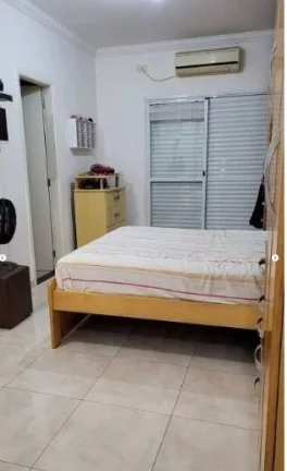 Imagem Casa à venda com 4 dorms e 4 vagas - Campo Grande