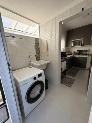Imagem Casa estilo sobrado à venda - Área útil 120 m2 com 3 dormitórios sendo 1 suíte - 2 vagas - Condomíni