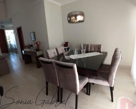 Imagem Venda de Casa em Condomínio em Valinhos-SP 4 Quartos, 4 Suítes, 2 Salas, 4 Banheiros, 6 Vagas de Garagem 340,00m² Imagem Venda de Casa em Condomínio em Valinhos-SP 4 Quartos, 4 Suítes, 2 Salas, 4 Banheiros, 6 Vagas de Garagem 340,00m²