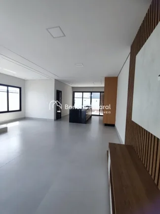 Imagem Sobrado em condomínio com 185m² de construção em terreno de 200m².
Acabamento de alto padrão, ...