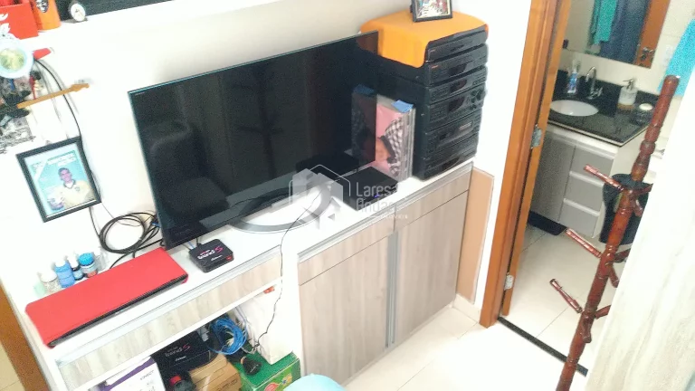 Imagem Sobrado à venda, com 83m² 2 suítes e 2 vagas, impecável semi novo com piso em porcelanato e sol da manhã - Vila Celeste, São Paulo, SP