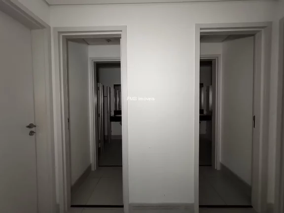 Imagem Conjunto comercial com 677m² para locação em Alphaville.