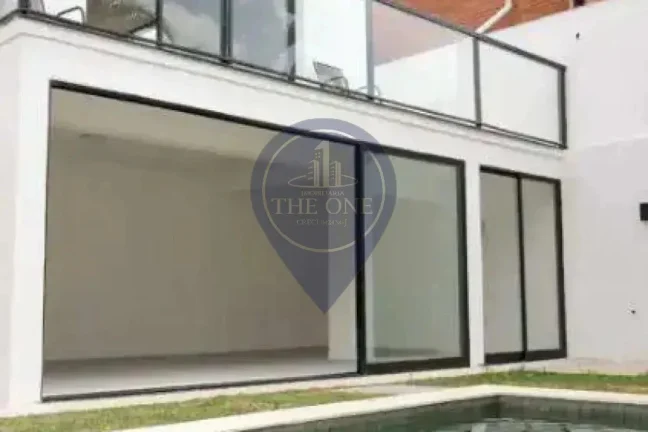 Imagem Casa de Luxo para Venda ou Locação em Cidade] - Bairro] 5 Quartos, 2 Suítes, 5 Banheiros, 2 Vagas de Garagem 450m² de Área.
