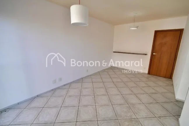 Imagem Aconchegante e espaçoso, este imóvel conta com 3 quartos, incluindo 1 suíte, e 3 banheiros no tot...