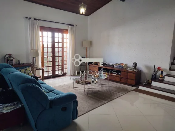 Imagem Casa à venda na Granja Viana – 3 dormitórios, 1 suíte !