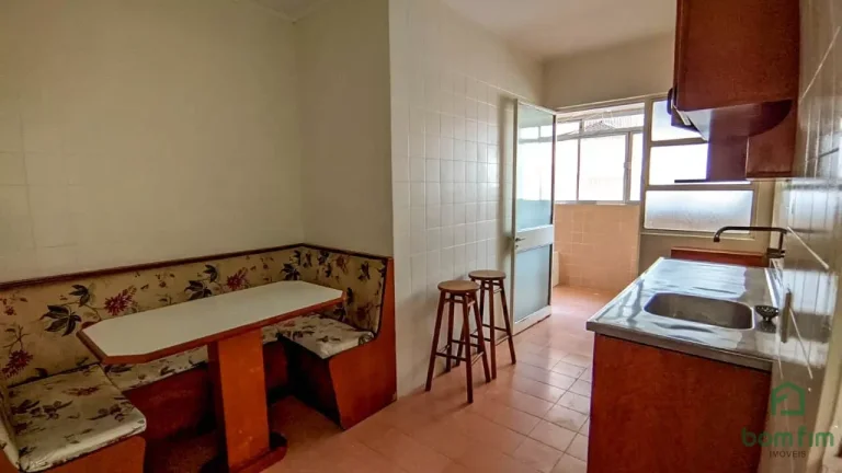 Imagem Apto para Venda, 2 dorm. c/ garagem, no Rio Branco, Porto Alegre/RS.
