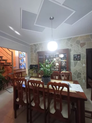 Imagem Sobrado para venda em Vila Santo Antônio com 4 quartos, sendo 2 suítes, 228m2