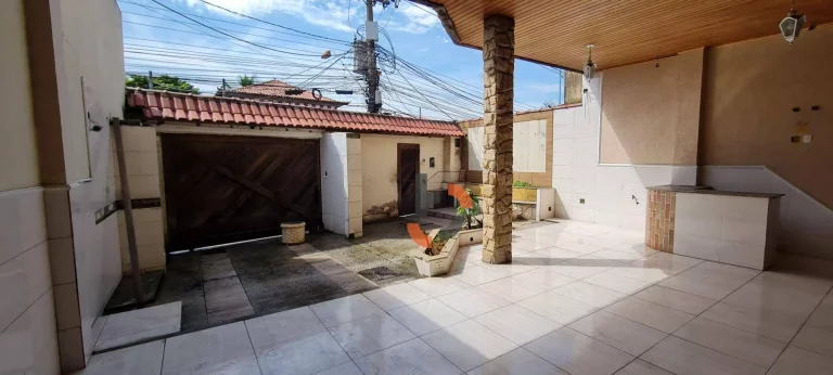 Imagem Casa com 4 dormitórios à venda, 452 m² por R$ 550.000,00 - Cerâmica - Nova Iguaçu/RJ