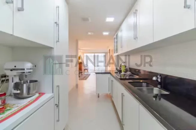 Imagem Alugue já sua cobertura no Jardim Europa, São Paulo-SP! 2 quartos, 1 suíte, 3 salas, 3 banheiros, 1 vaga, 126m².